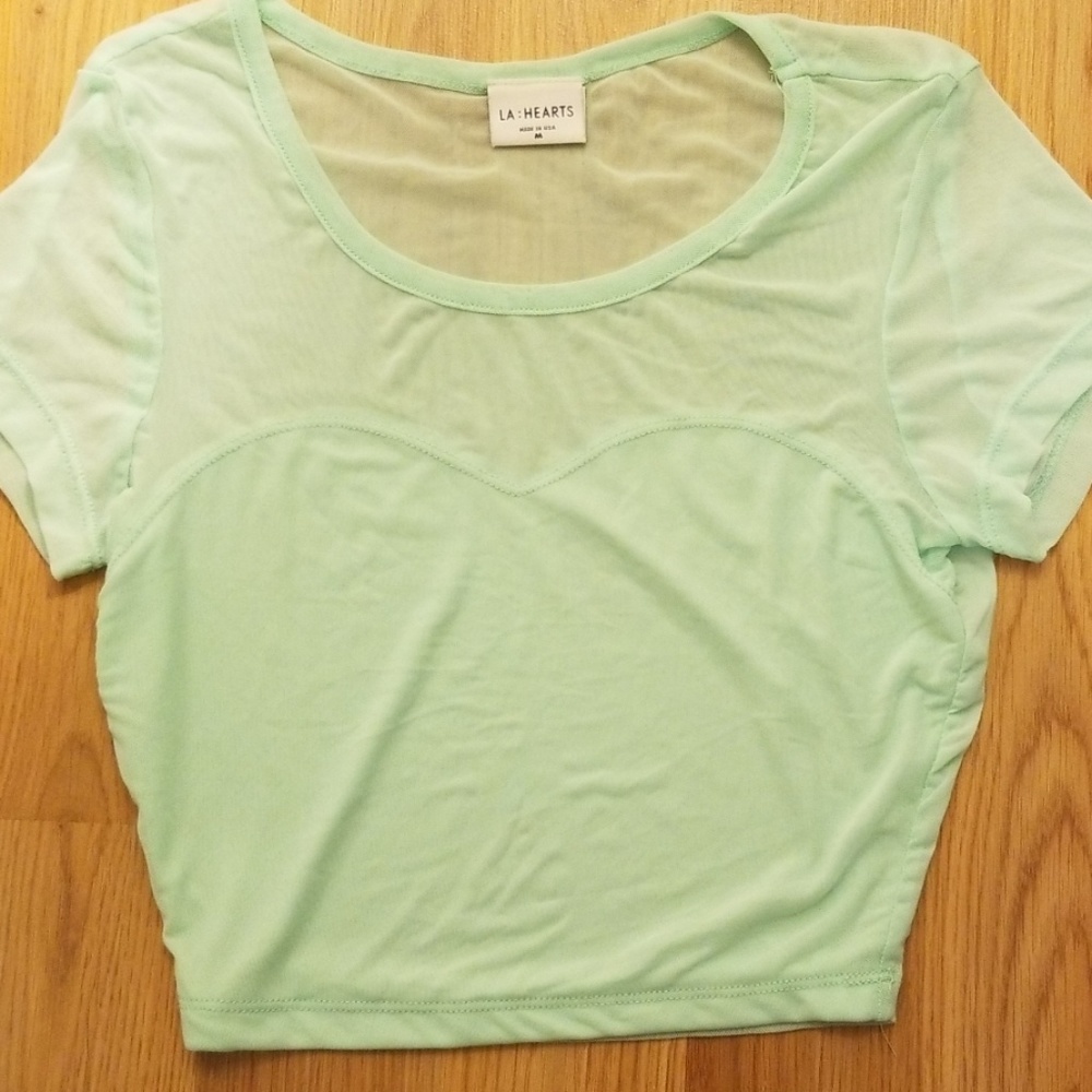 Short sleeve crop top